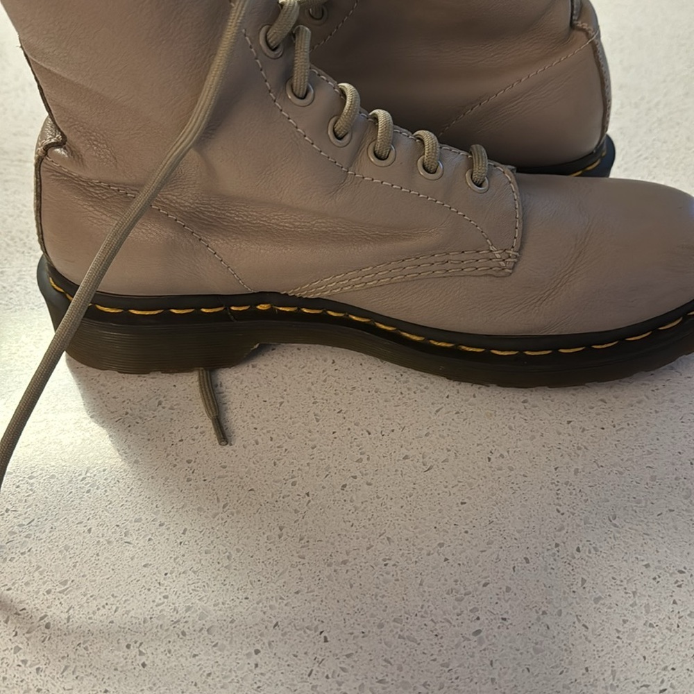 ๐ Dr. Martens Crewson Boot Grey Nubuck Sz. 9๐ - Picture 3 of 6